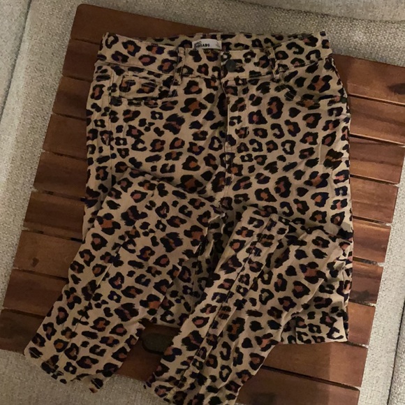 Non distressed leopard girls jeans - Picture 3 of 3